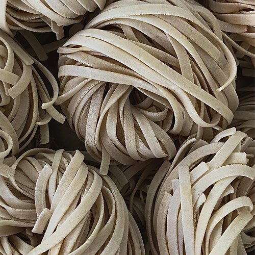 Organic wheat tagliatelle nests